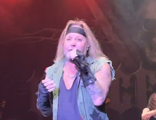 Watch VINCE NEIL Perform MÖTLEY CRÜE Classics In Lawrenceburg, Indiana